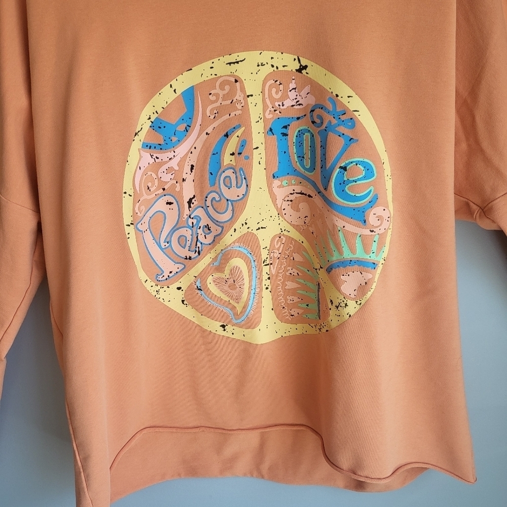 Orange "Peace Love" lightweight rolled edge sweatshirt - Picture 3 of 5